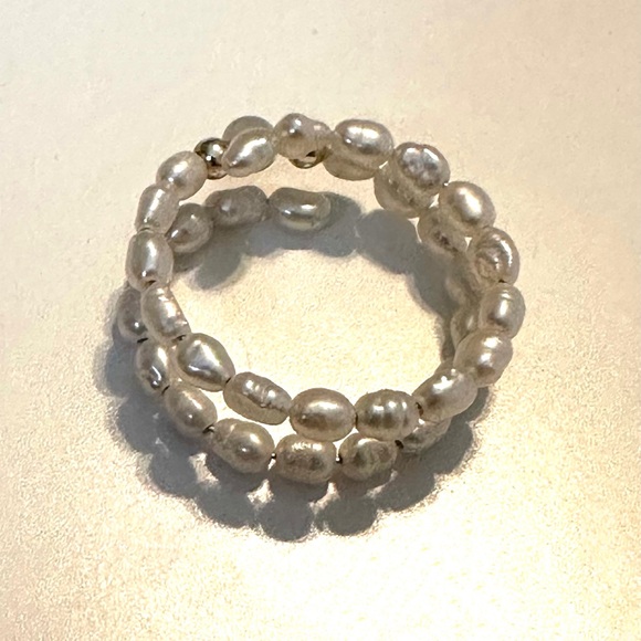 5/$15💥 Pearl Ring Jewelry OS Stretch - Picture 3 of 7